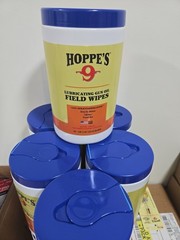 No. 9 Large Lubricating Gun Oil Field Wipes lid color may vary