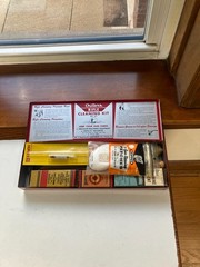 Vintage Outers Rifle Cleaning Kit – Red Metal Box w Rods & Brushes Excellent