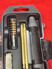 TACTICAL PERFORMANCE .40/10MM CAL PISTOL CLEANING KIT (h58)