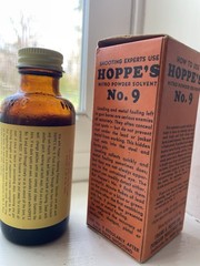 VINTAGE HOPPE’S No.9 NITRO POWDER SOLVENT GUN CLEANER 1/2 FULL IN BOX 2 OZ SZ