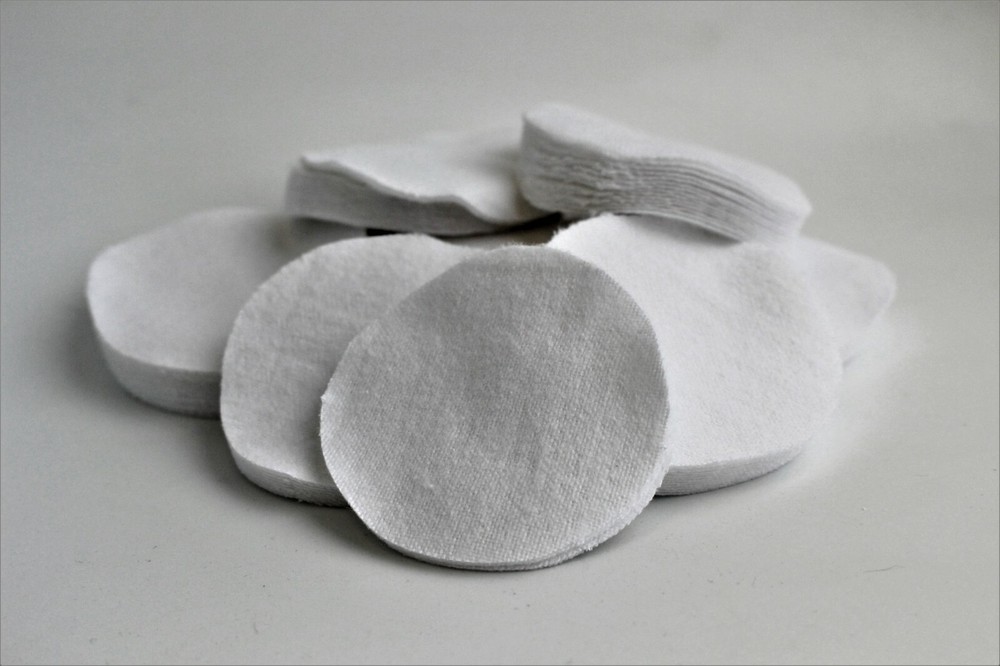 .177 CALIBER/4MM DRY, ROUND 7/8″ COTTON CLEANING PATCHES QTY. 1,000 / EMSS1017T