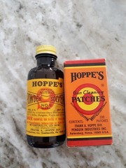 Hoppes Full 2 oz. Nitro Solvent Bottle & No.2 Rifle Patches Box .22-.270 Caliber