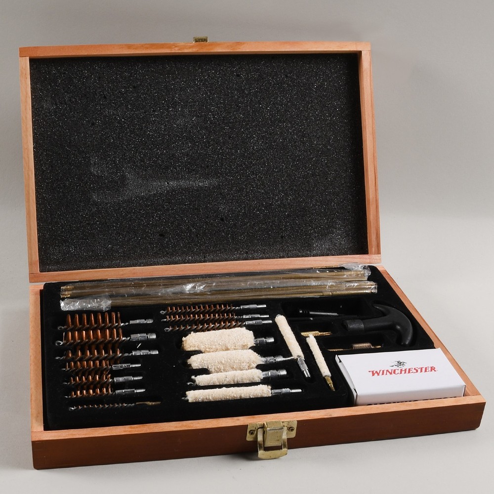 Winchester Deluxe Gun Cleaning Kit 35 pc. Model #363004 NIB