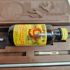 Outers Gun Cleaning Kit, Hoppe’s lubricating oil, Box Rod Set Brushes