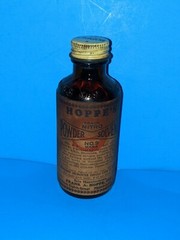 VINTAGE HOPPE’S NITRO POWDER SOLVENT #9 GLASS BOTTLE 10% Full