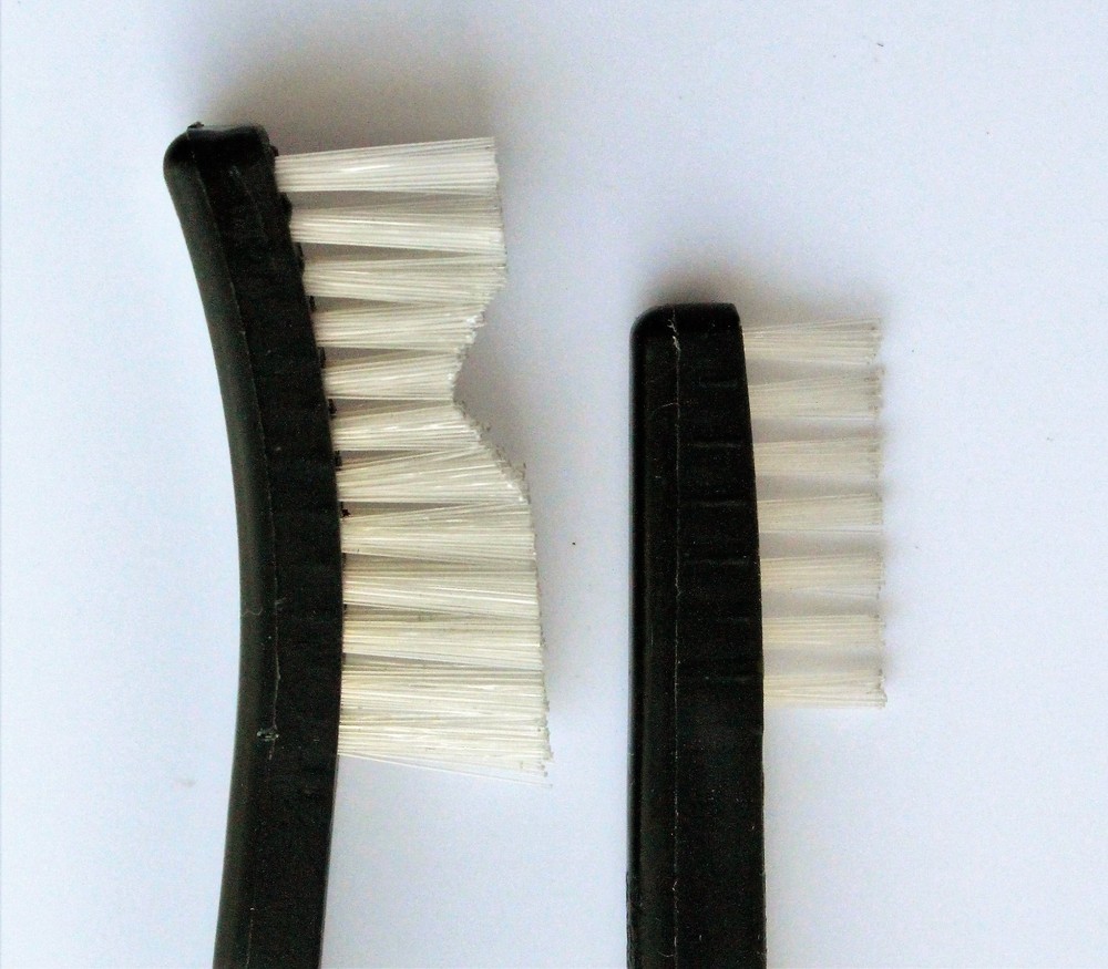 DOUBLE ENDED NYLON UTILITY BRUSH / EMSS1233