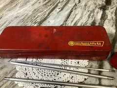 VTG Oysters Gunslick Rifle Red Tin/Partial Tools No. 477 O Alaska, Wis.