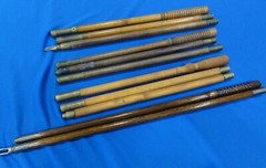 VINTAGE SHOTGUN WOOD CLEANING RODS (4 TOTAL) BRASS CONNECTORS AND ACCESSORIES