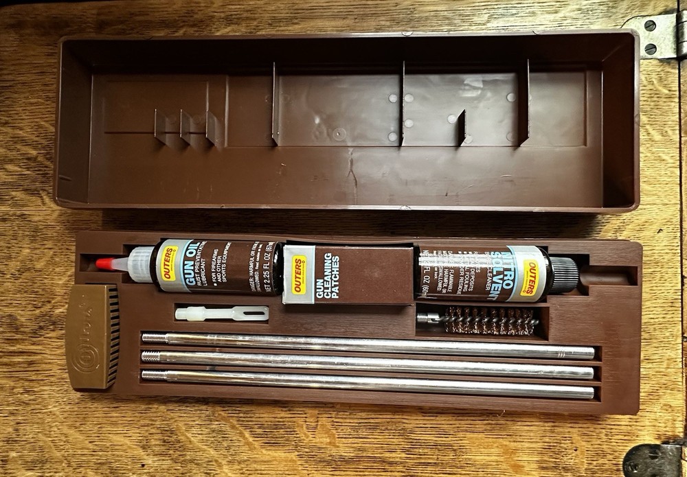 Vintage Outers Shotgun Cleaning Kit 20-28 Gauge Brown plastic Hunting Theme Case