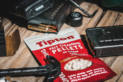 Tipton Felt Caliber Specific Cleaning Pellets with 22 – 100ct, white