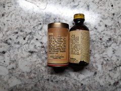 Vintage Outers Gunslick Full Solvent Bottle, .223/.270 Patches and Full Oil Tin
