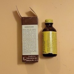 VINTAGE OUTERS GUN CLEANING SOLVENT BEAUTIFUL BOX & 3/4 FULL BOTTLE GREAT…