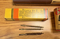 VTG. GUNSLICK RIFLE CLEANING KIT #477 & CONTENTS (RAMROD, GREESE, PATCHES, LUBE