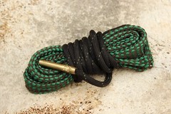 Hoppe’s 24000D .22 BoreSnake Den Pistol Bore Cleaner w/Handle & Carry Case