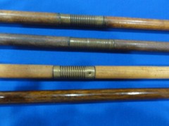 VINTAGE SHOTGUN WOOD CLEANING RODS (4 TOTAL) BRASS CONNECTORS AND ACCESSORIES